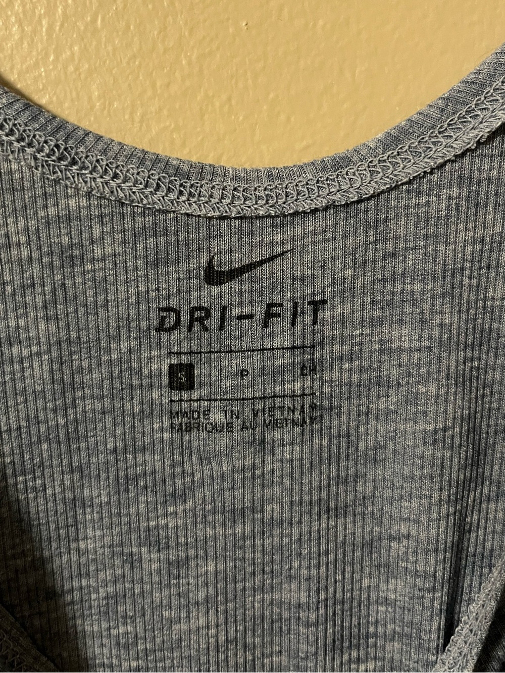 Nike Dri-Fit Light Blue Ruched Ribbed Tank Top Size Small - Picture 5 of 9